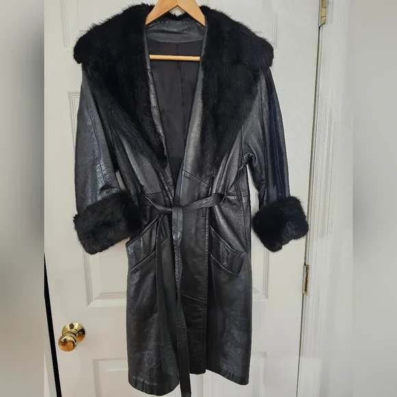 100% Genuine Black Leather Coat with Fur Trim - Picture 2 of 6